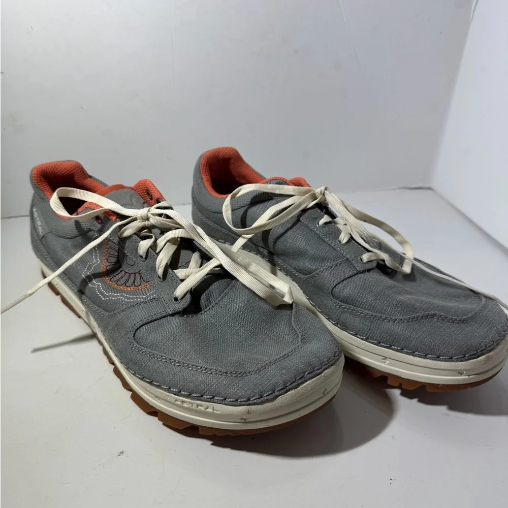Astral Men’s Stylish Gray Sneakers with Orange Accents size 9.5